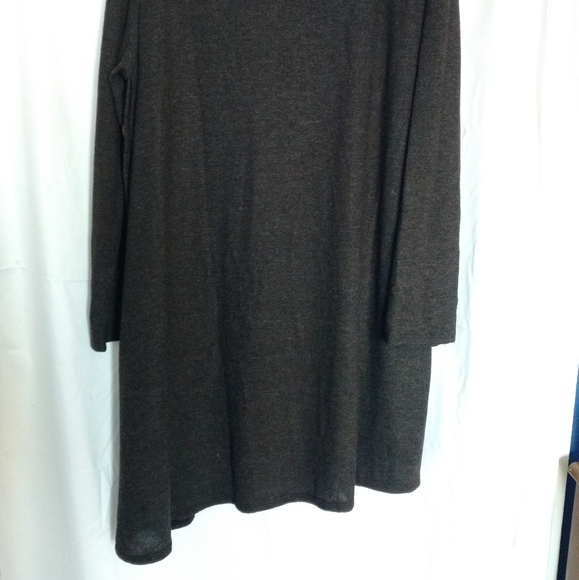 Women'S Assymetrical Hacci Tunic With Buttons. - Picture 5 of 11